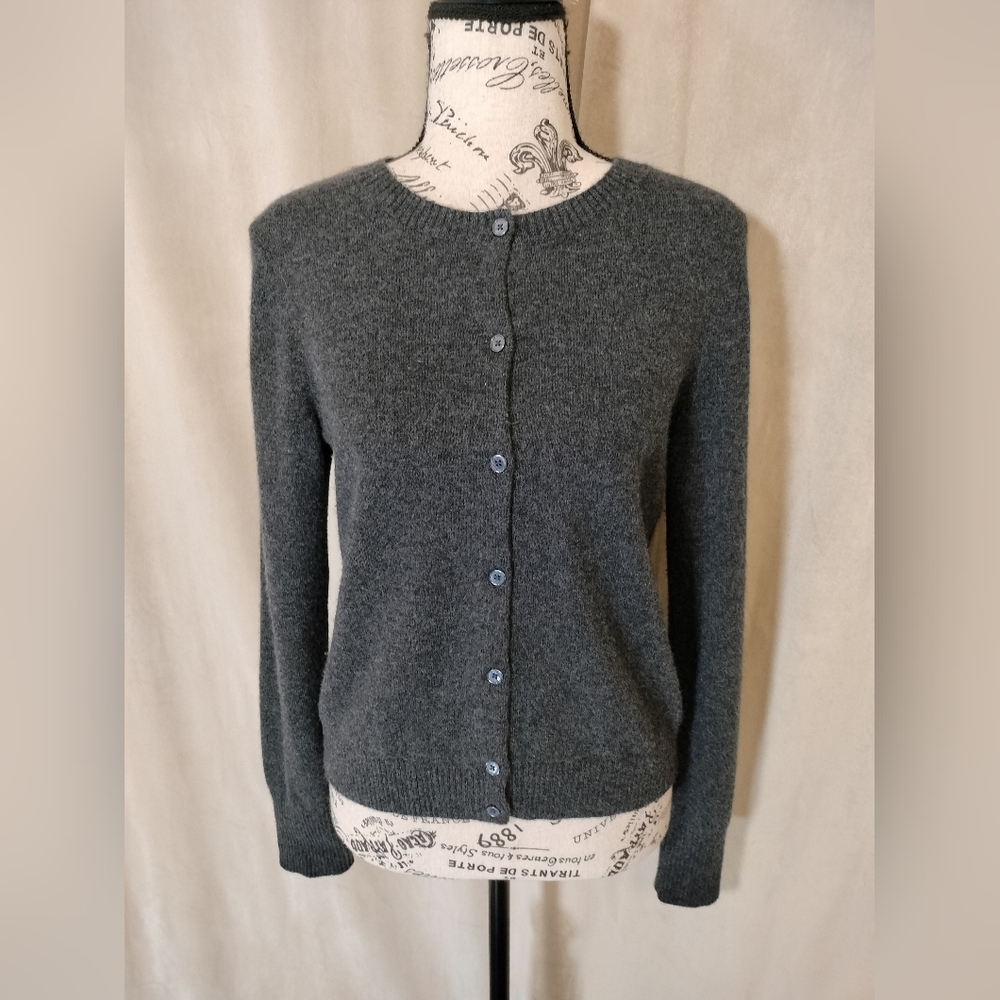 EUC! Boden Classic Cashmere Gray Women's Sweater. Size S